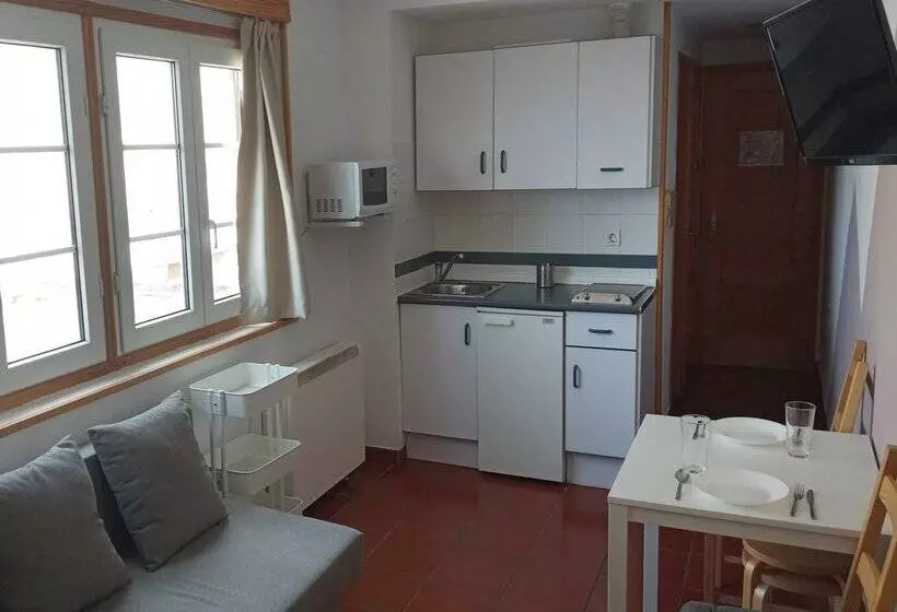 Apartamentos Las Tuyas 3000