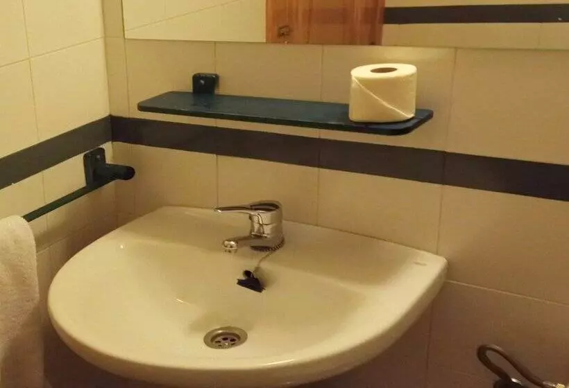 Apartamentos Las Tuyas 3000