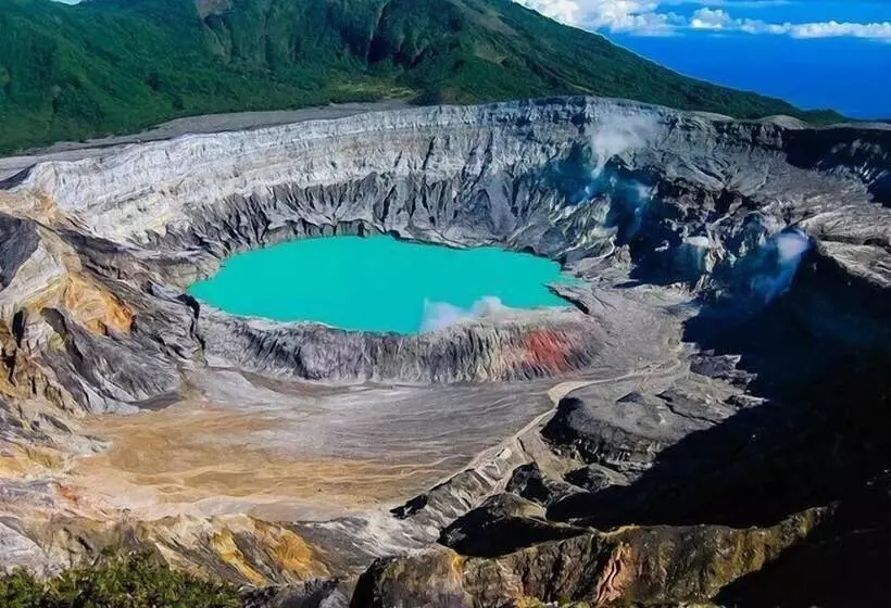 هتل Chalets Los Volcanes