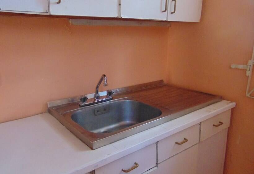 هتل Tropical Manor Inn