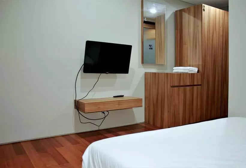 ホテル Zen Rooms Permata 5 Karawaci Syariah