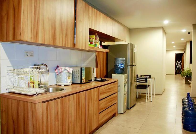 ホテル Zen Rooms Permata 5 Karawaci Syariah