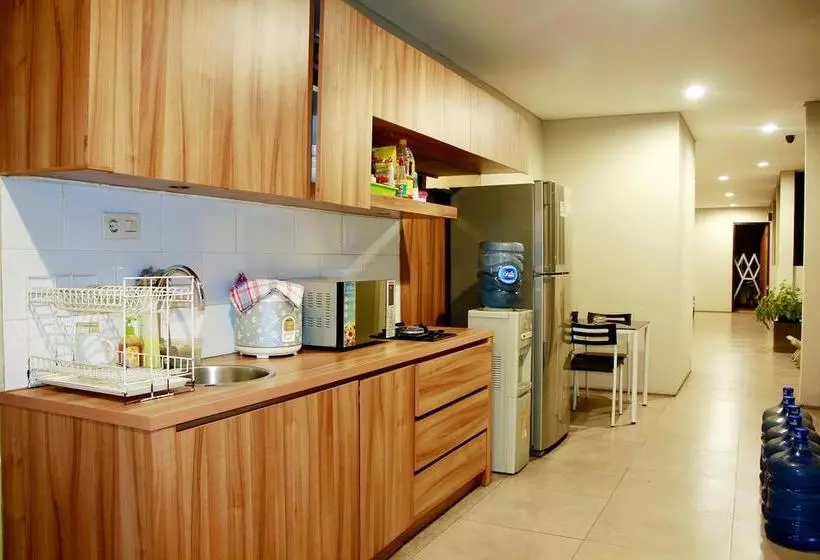 ホテル Zen Rooms Permata 5 Karawaci Syariah