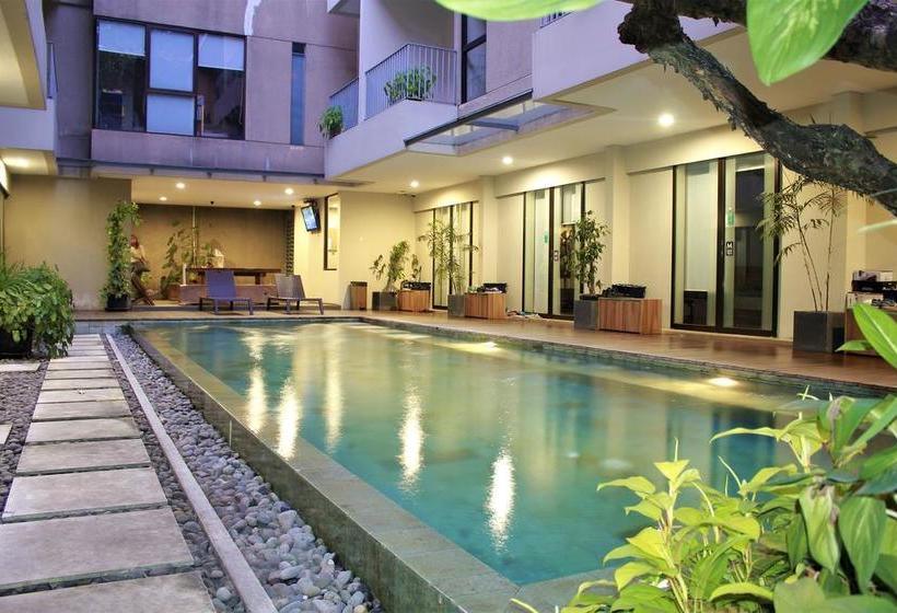 ホテル Zen Rooms Permata 5 Karawaci Syariah