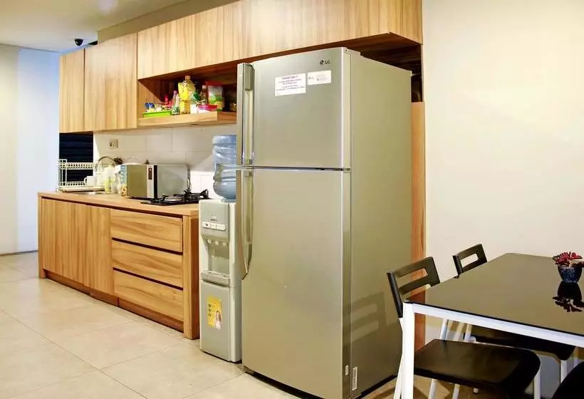 ホテル Zen Rooms Permata 5 Karawaci Syariah