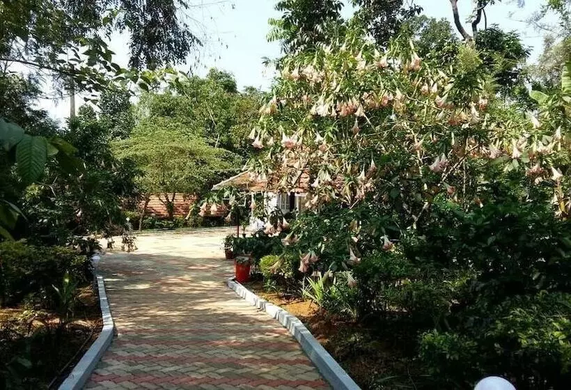 Lomakeskus Whispering Woods By Rai Hospitalities