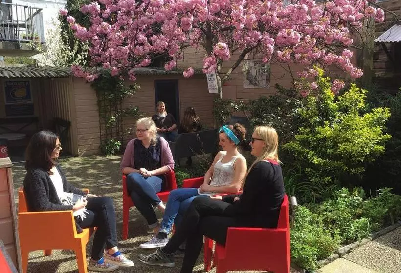 Shelter Jordan Amsterdam Hostel