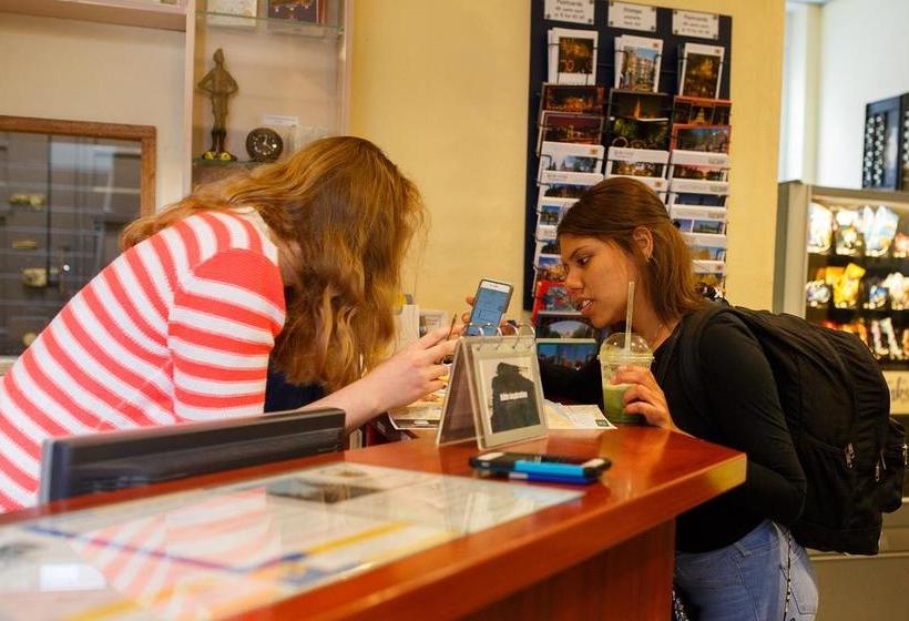 Shelter Jordan Amsterdam Hostel