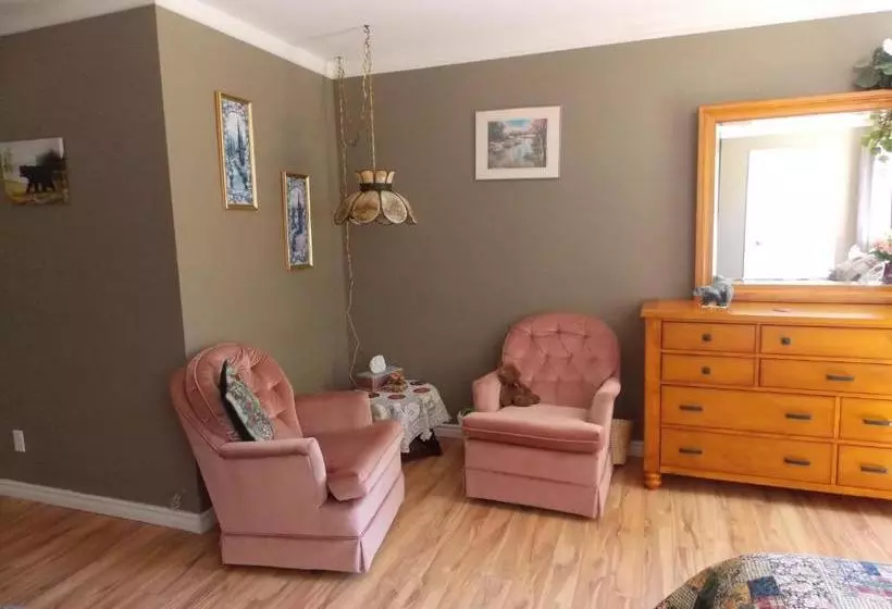 Bear & Butterfly Bed And Breakfast