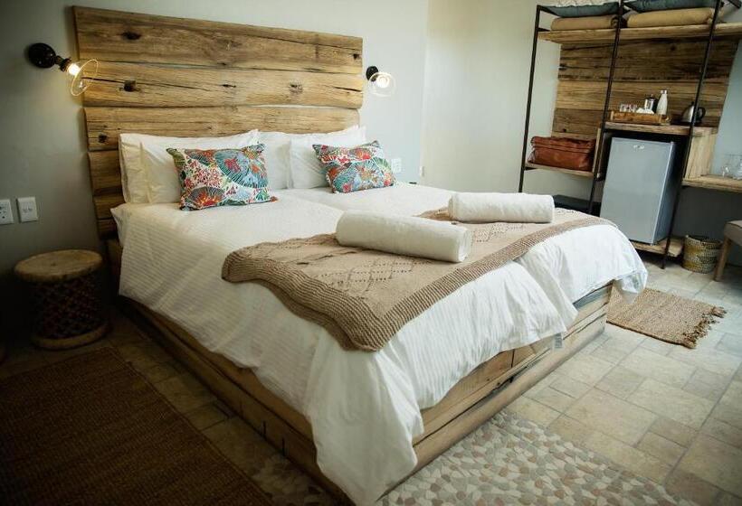 تختخواب و صبحانه Driftwood Guesthouse