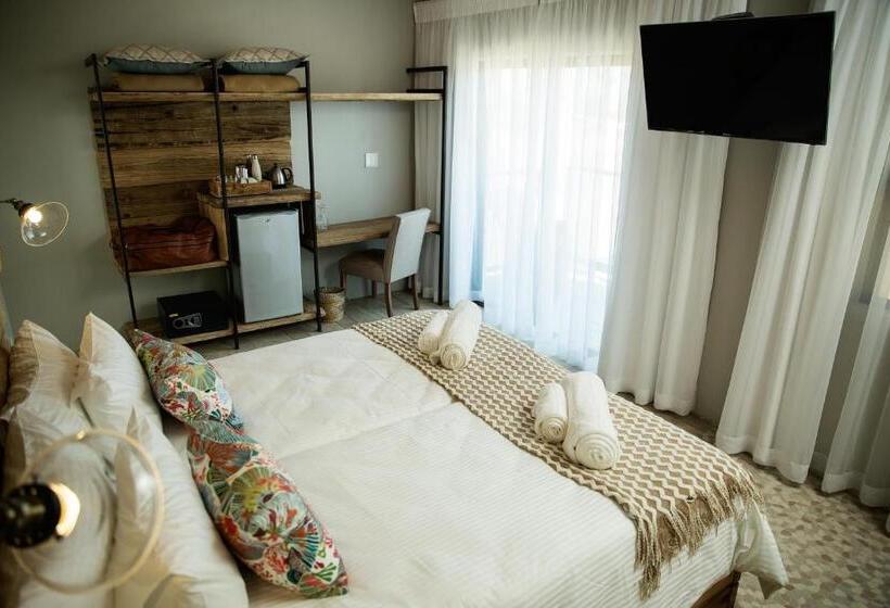 تختخواب و صبحانه Driftwood Guesthouse