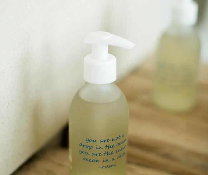 تختخواب و صبحانه Driftwood Guesthouse