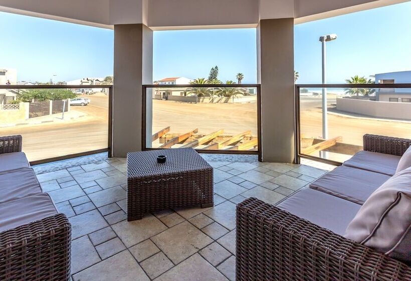 تختخواب و صبحانه Driftwood Guesthouse