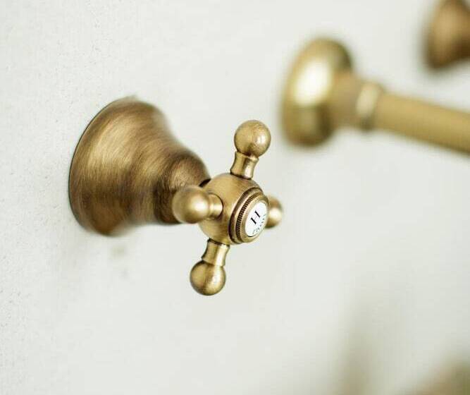 تختخواب و صبحانه Driftwood Guesthouse