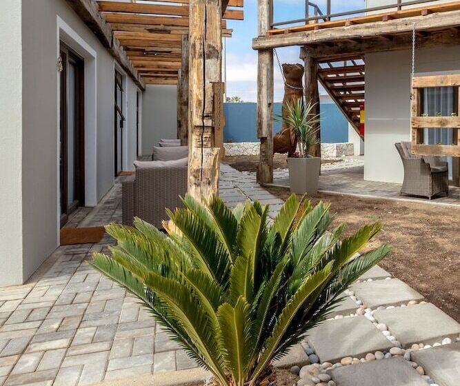 تختخواب و صبحانه Driftwood Guesthouse