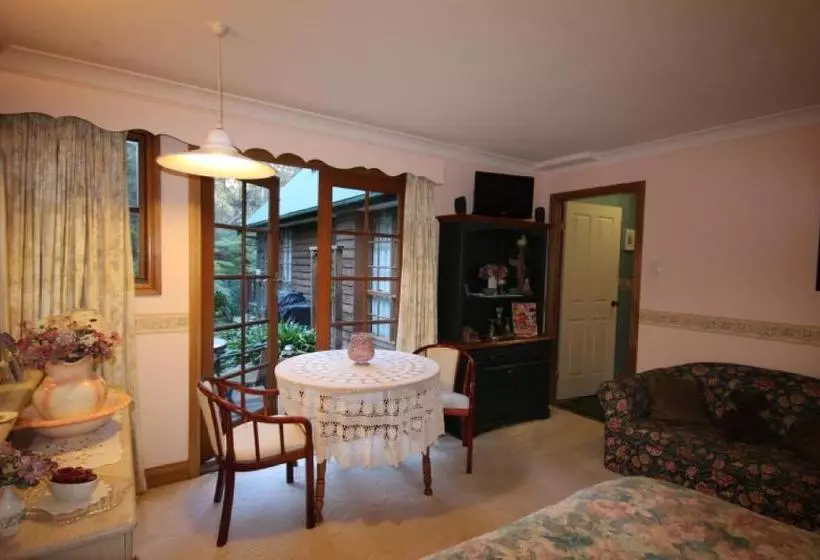 Aamiaismajoitus (B&B) Kalimna - Garden Room