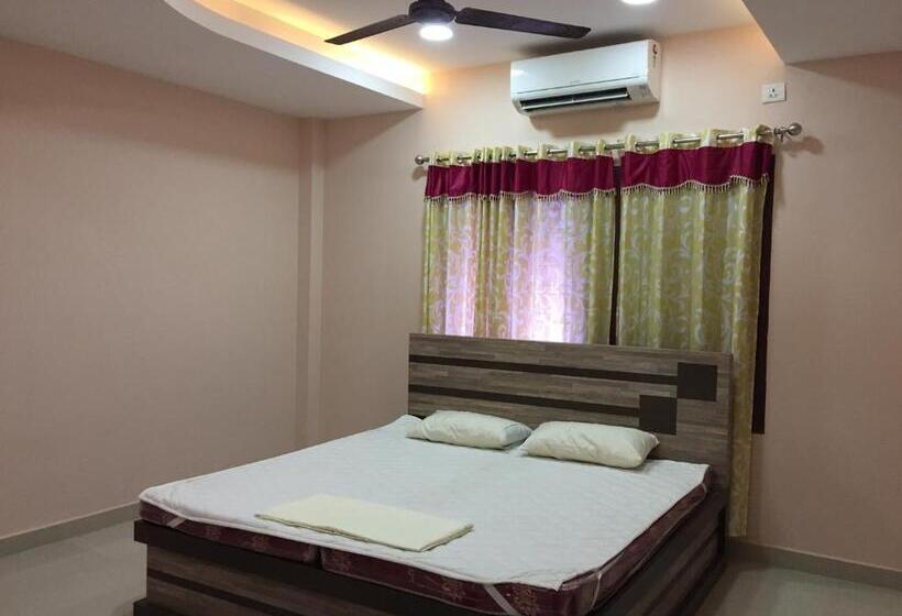 فندق Mega Tourist Home Palarivattom