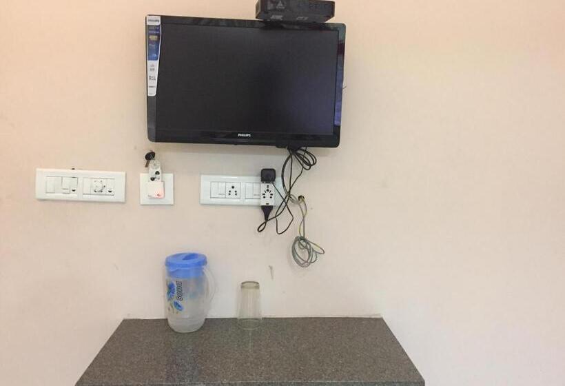 فندق Mega Tourist Home Palarivattom