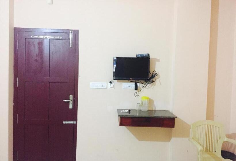 فندق Mega Tourist Home Palarivattom