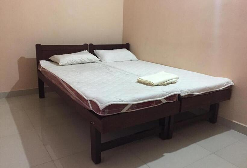 فندق Mega Tourist Home Palarivattom