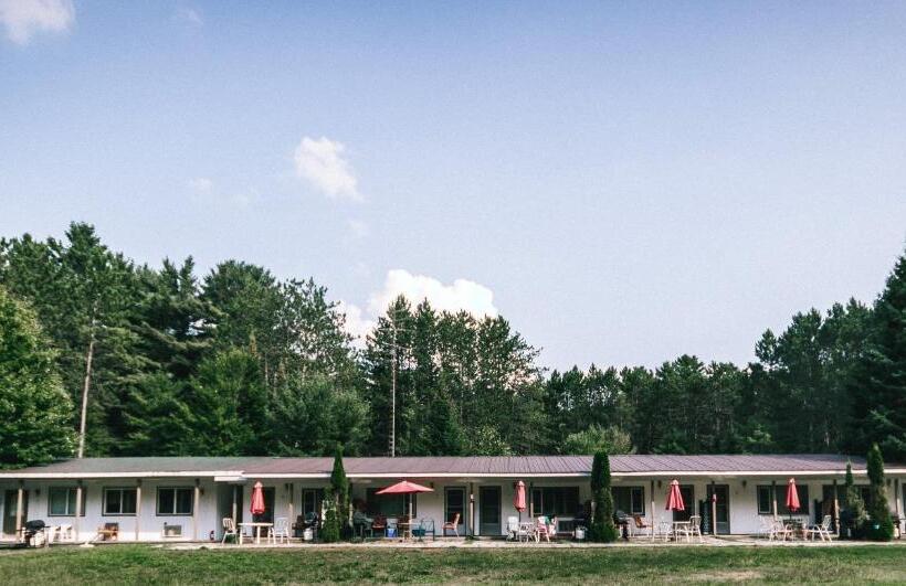 Курорт High Falls Bay Cottages, Camping & Waterpark