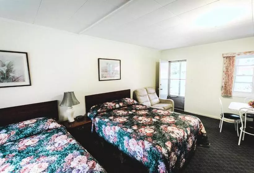 Lomakeskus High Falls Bay Cottages, Camping & Waterpark
