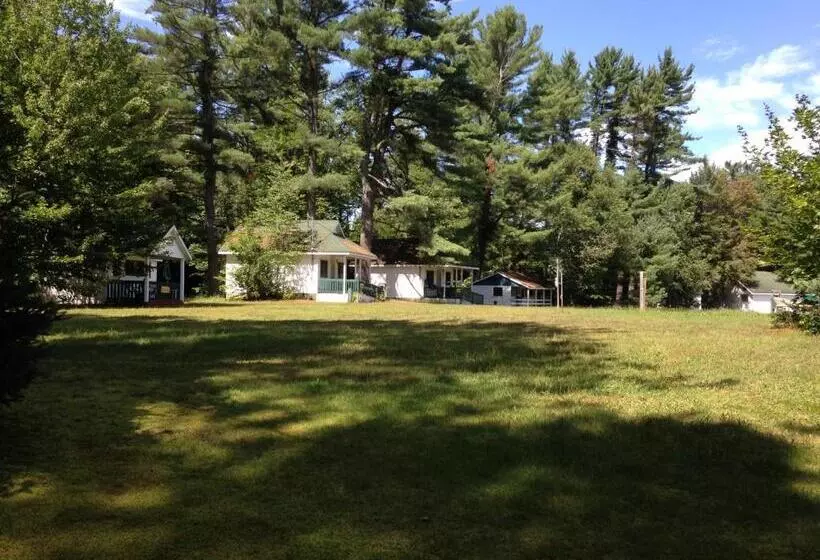 Lomakeskus High Falls Bay Cottages, Camping & Waterpark