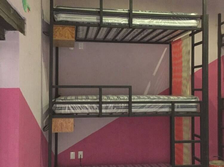 Hostal Mexiqui Zocalo   Hostel