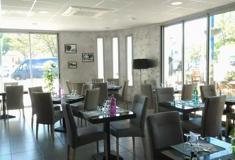 ホテル Hôtel Le Midi