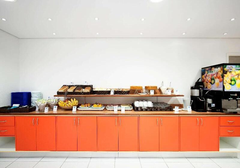 هتل Ibis Budget Vitoria