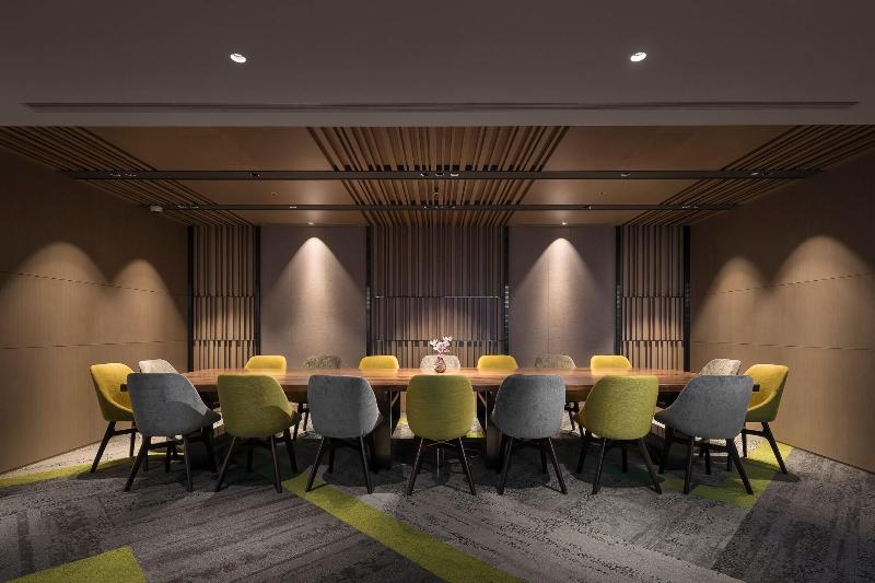 هتل Plaza Premium Lounge Terminal 2 Zone A