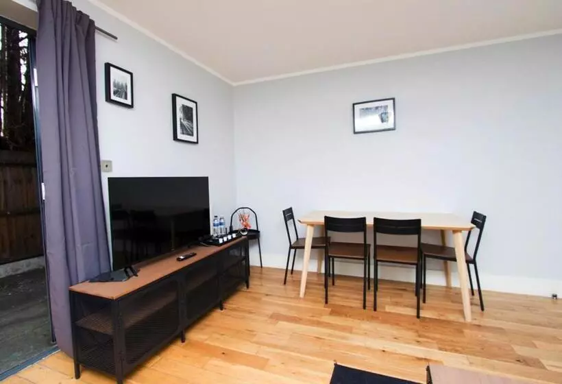Hotelli Westciti Caroco Apart