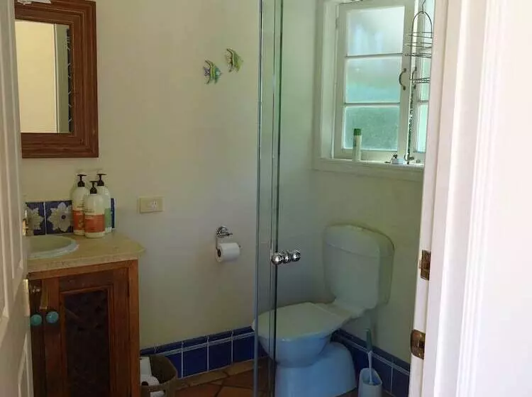 Jacaranda Lodge B&b
