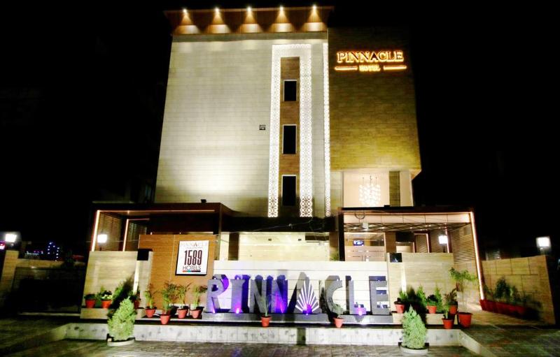 Pinnacle By Click Hotels, Lucknow