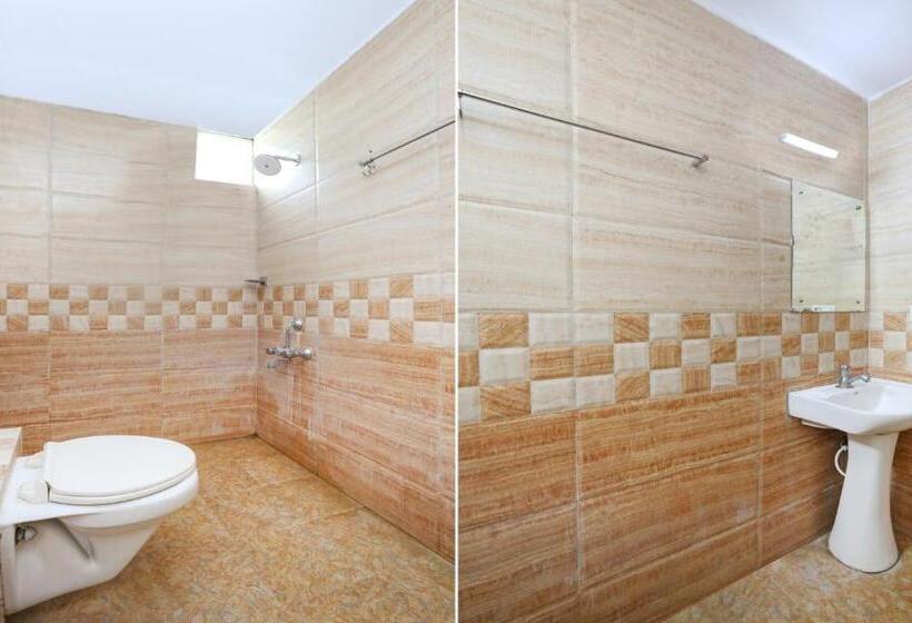 בית מלון כפרי Itsy By Treebo  Greenwood Inn And Suites