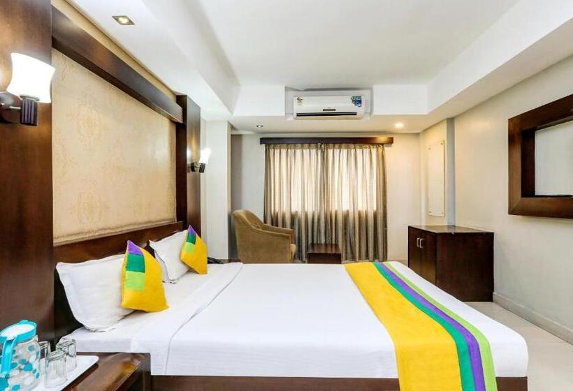 בית מלון כפרי Itsy By Treebo  Greenwood Inn And Suites