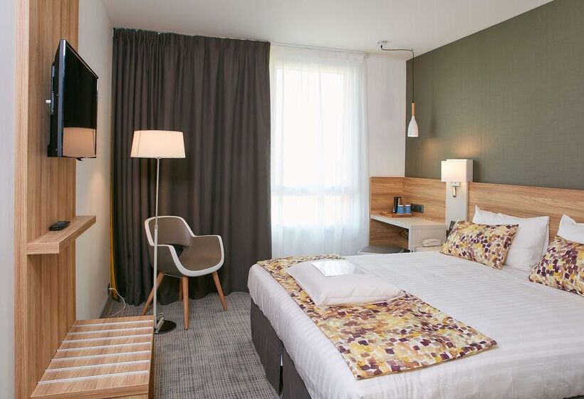 酒店 Kyriad Pontarlier