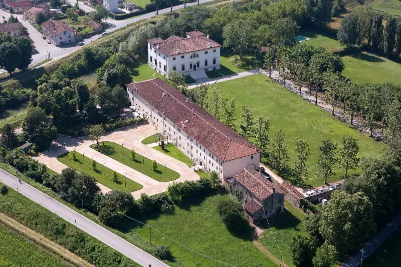 ホテル La Barchessa Di Villa Pisani