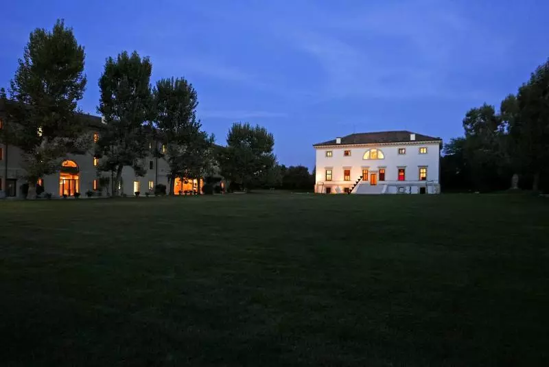 ホテル La Barchessa Di Villa Pisani
