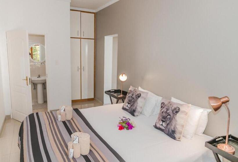 호텔 Out Of Africa Town Lodge