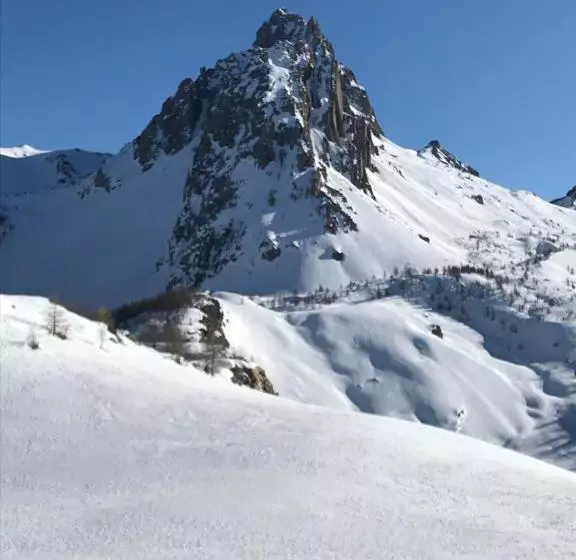 ホテル Rifugio Lou Lindal