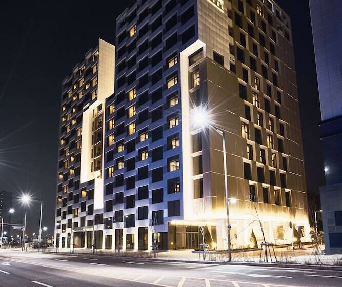 酒店 Royal Emporium Incheon Airport