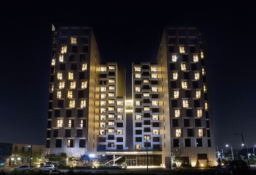 酒店 Royal Emporium Incheon Airport