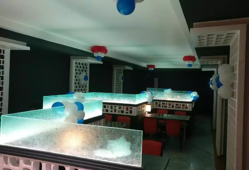 هتل Temple City