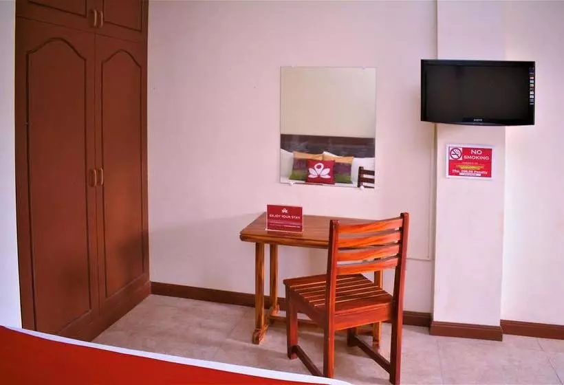 ホテル Zen Rooms Jilian Tourist Inn Palawan