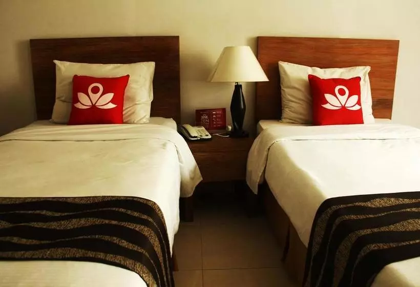 Hotelli Zen Rooms Sukajadi Sindang Sirna