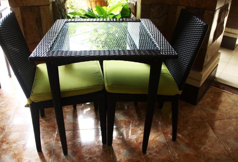 בית מלון כפרי Zen Rooms Sukajadi Sindang Sirna