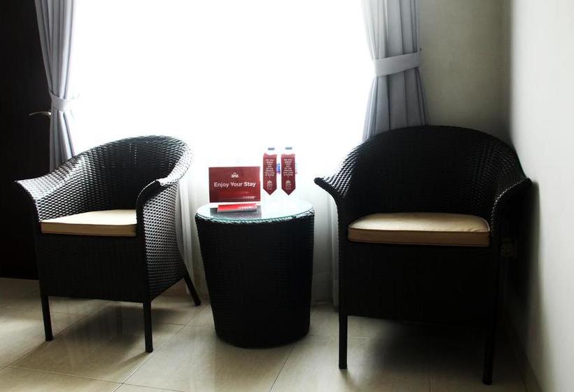 בית מלון כפרי Zen Rooms Sukajadi Sindang Sirna