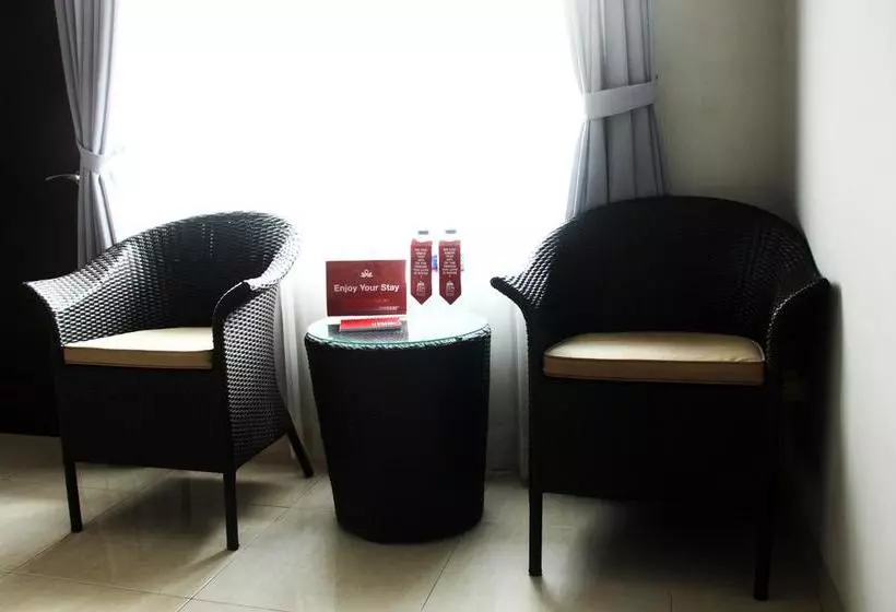 Hotelli Zen Rooms Sukajadi Sindang Sirna