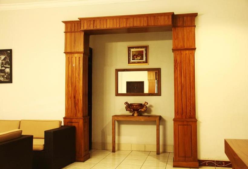 בית מלון כפרי Zen Rooms Sukajadi Sindang Sirna